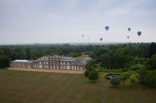 Basingstoke balloon fiesta balloons fly over Hackwood House Basingstoke