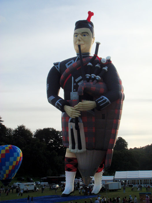The Scottish Piper Special shape hot air balloon.