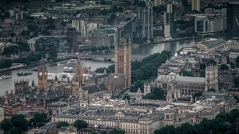 Floating by the Houses of Parliament and the Thames at 5.45 in the morning. Breathtaking aerial picture taken by Andro Loria with his cameras. See more at his blog http://androloria.com/blogandroloria/2016/7/10/london-from-airbaloon-with-fuji-x-t1