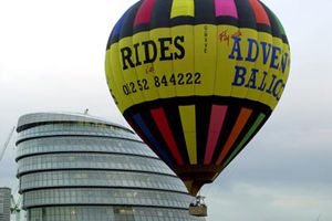 London Balloon flight take off next to City Hall office of the Mayor of London