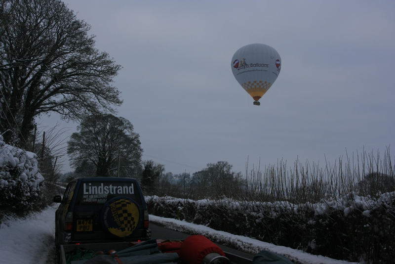 After about 40 minutes of flight a field with good access from the road is found