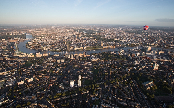 Our Union Jack Hot Air Balloon makes a London balloon flight over london