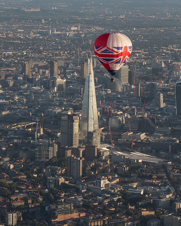 Our Union Jack Hot Air Balloon makes a London balloon flight past Shard

For press and media requiring high resolution copy of these aerial images of ballooning over London please contact&nbsp;sales@adventureballoons.co.uk
