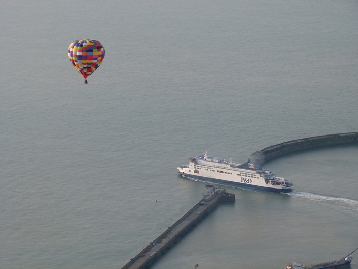 Balloon and ferry leave Dover