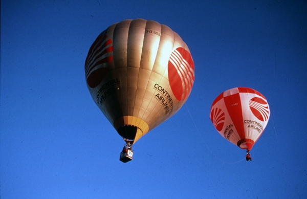 Flying alongside the Continental Airlines balloon in the Hopper