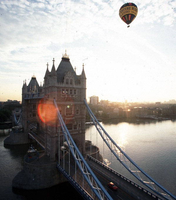 Hot Air Balloon near Tower Bridge