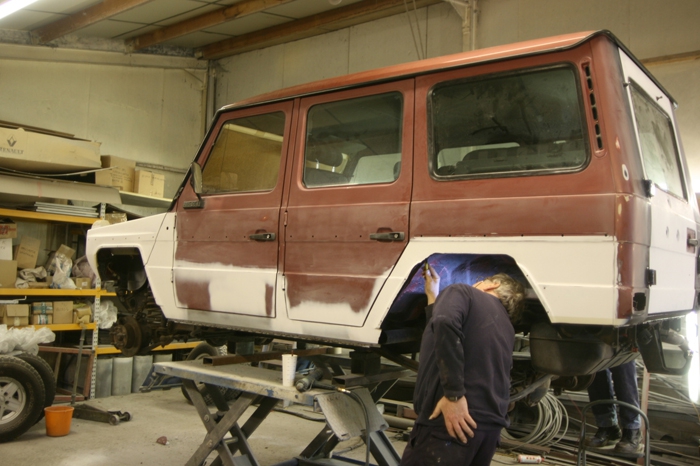 Using local labour to maintain our Mercedes G Wagen balloon flights recovery vehicles to the highest standards